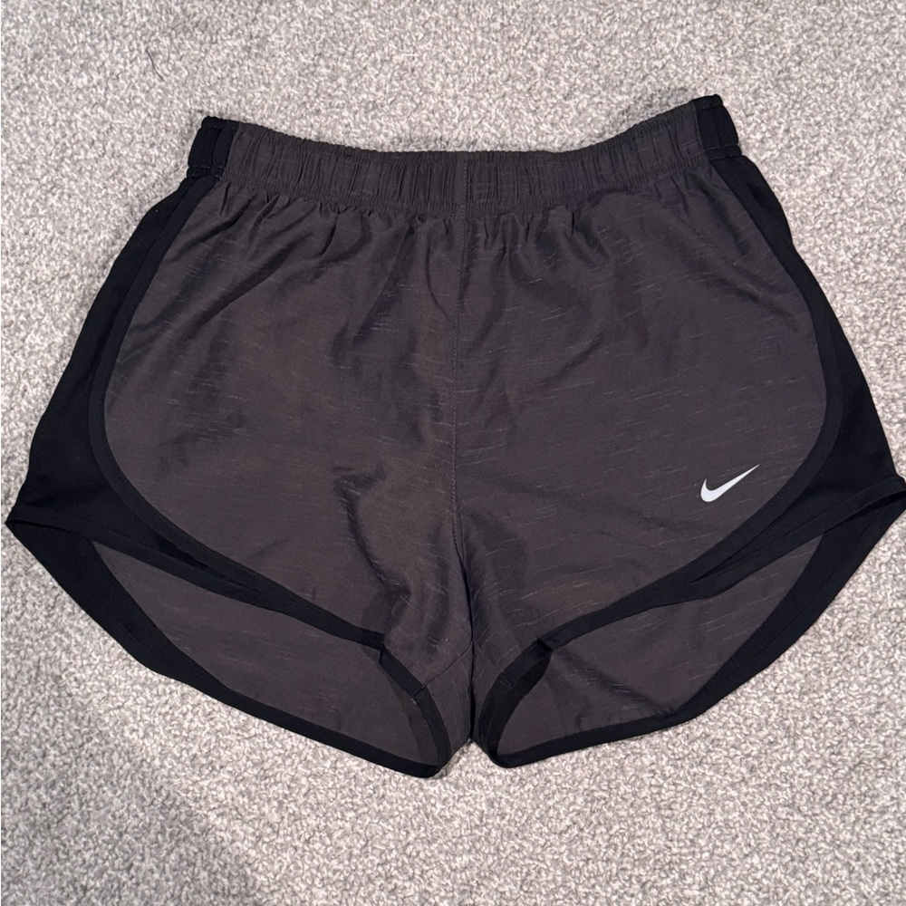 NWOT Nike Activewear Shorts (Heather Grey/Black) Women’s Size Small